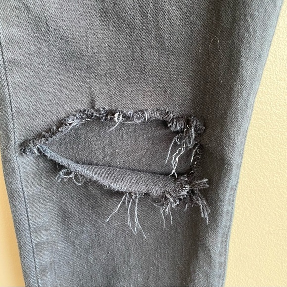 Levi's Wedgie Fit Button Fly Black Distressed Premium Jeans Size 28 - Picture 8 of 16